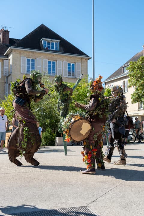 LES ESPRITS DE LA fORÊT